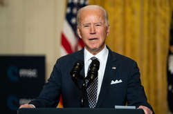 Джо Байден не згадав про Україну та Росію на своїй першій пресконференції