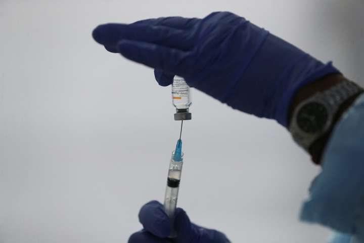 Ляшко розповів, як будуть застосовувати новоприбулу вакцину CoronaVac