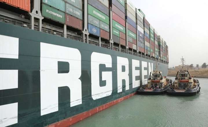Блокирование Суэцкого канала обходится мировой торговле почти в $400 млн за час