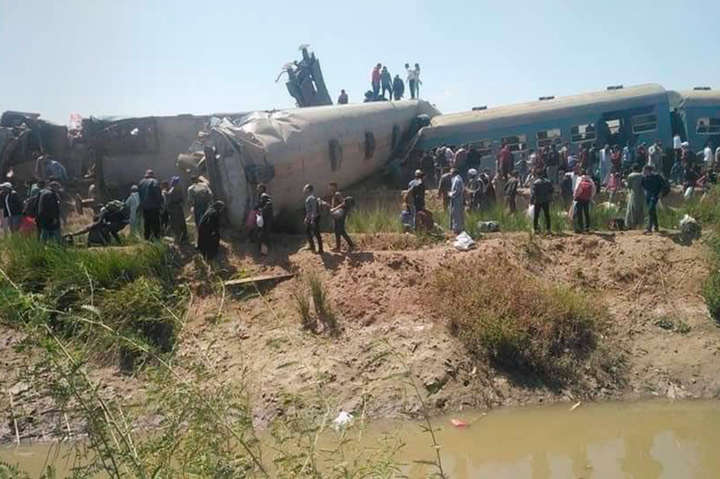 У Єгипті зіткнулися потяги: понад 30 загиблих