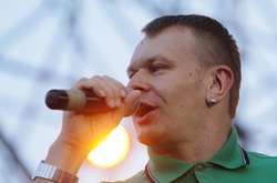 Положинський неабияк засмітив своє житло – просить допомоги у своїх фанатів 