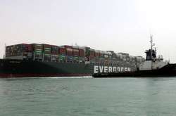 Блокада Суецького каналу: втрати світової торгівлі оцінюються у $230 млрд