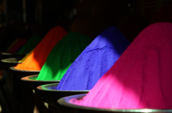 Сегодня отмечают один из самых красочных праздников в мире – Холи