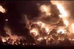 В Індонезії на нафтопереробному заводі стався потужний вибух (відео)