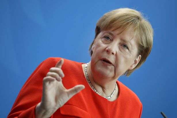 Меркель закликала місцеву владу Німеччини посилити карантин