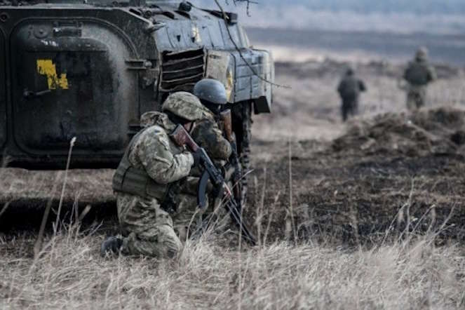 Российские оккупанты стреляют по украинским бойцам и населенным пунктам Донбасса