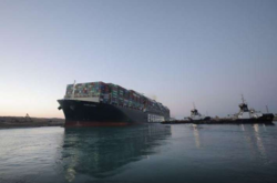 Суэцкий канал разблокирован (фото, видео)