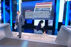 Российская пропагандистка упала в прямом эфире обсуждая Голодомор в Украине (видео)