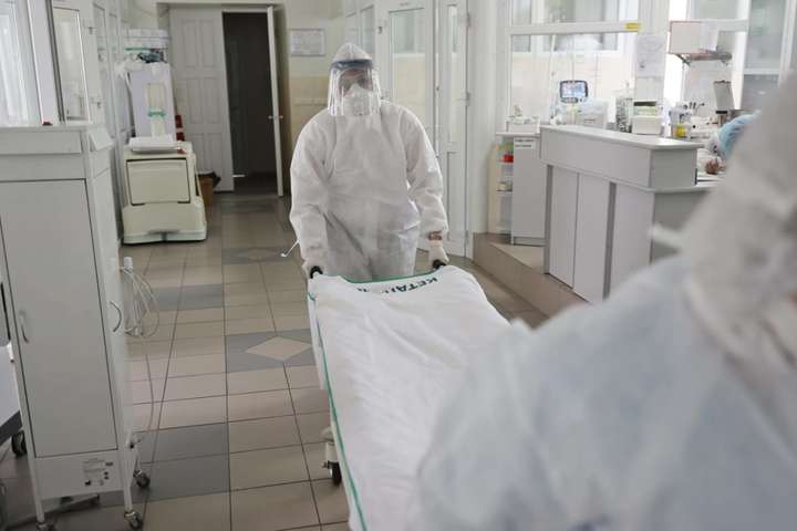Реанімації переповнені: Львів збирається посилити карантин на вимогу медиків