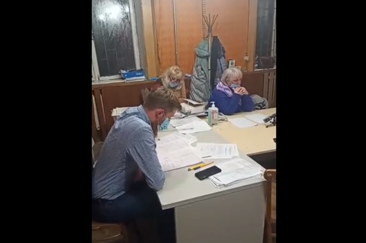 Довибори в Раду. На Прикарпатті «замінували» виборчу дільницю (відео)