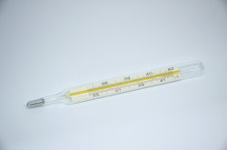 Доктор Комаровский назвал главные ошибки при измерении температуры тела