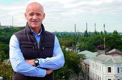 Геннадій Труханов має 5 наручних годинників фірм Rolex, Ulysse Nardin, Patek Philippe, Breguet та A. Lange & Sohne