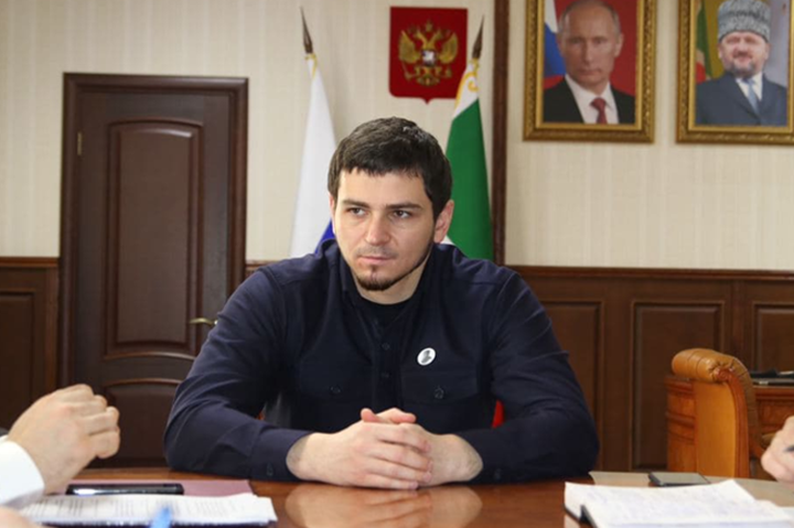 Рамзан Кадиров лобіював кандидатуру свого чотириюрідного брата – Хас-Магомеда Кадирова - Брат Кадирова став мером Грозного