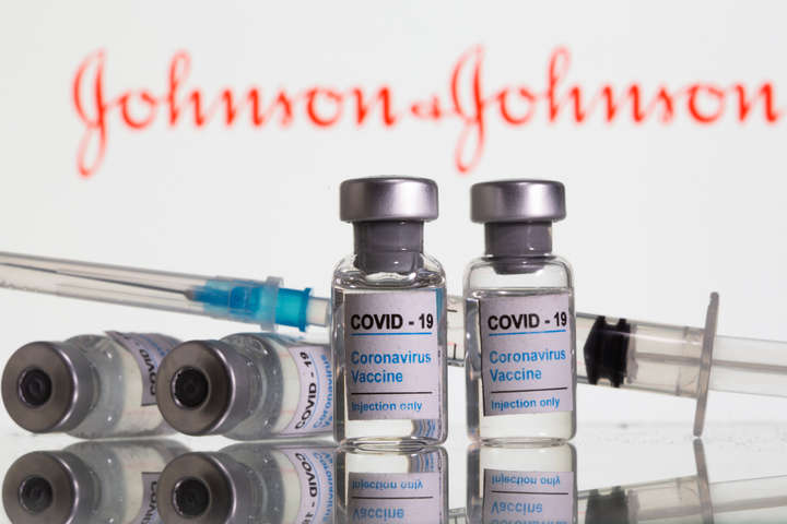 Працівники заводу у США зіпсували 15 млн доз вакцини від коронавірусу