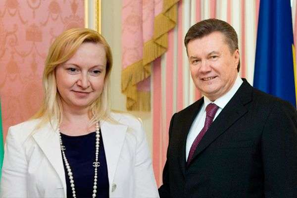 Антикорупційний суд рятує коханку Януковича: з-під арешту виведено землю і будинок під Києвом (документи)