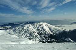 Синоптики попередили про сходження лавин у Карпатах