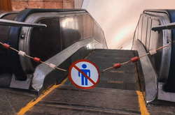 Чергові запускатимуть тільки тих людей, які мають спецперепустки