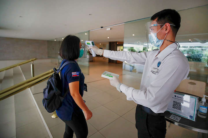 Таїланд вдвічі скоротив карантин для щеплених від коронавірусу туристів
