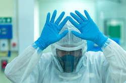 Covid-19 б’є рекорди в Україні: за добу майже 20 тис. нових хворих і 433 смерті