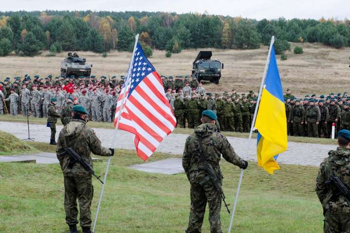 Пентагон пообещал «не оставлять Украину наедине» в случае эскалации агрессии РФ