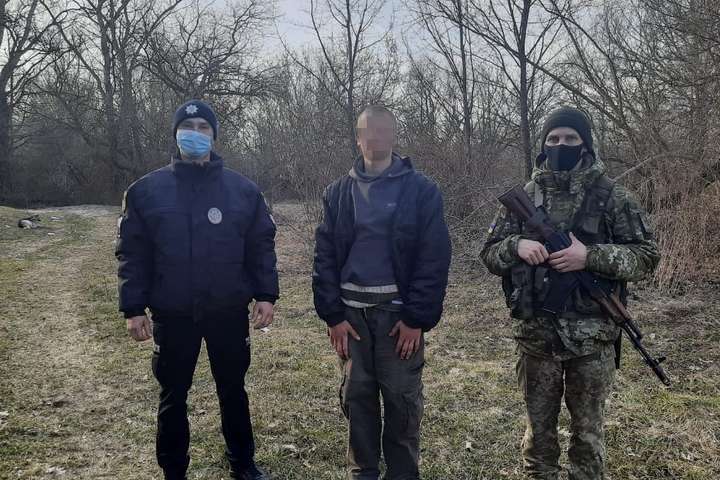 У зоні ЧАЕС правоохоронці виявили юнака з окупованого Луганська