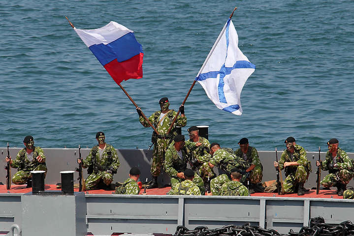 Российский флот в оккупированном Крыму отрабатывает наступление