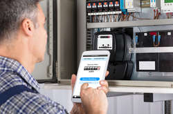 Законодательством предусмотрено, что бытовые потребители обязаны ежемесячно подавать фактические показания счетчиков