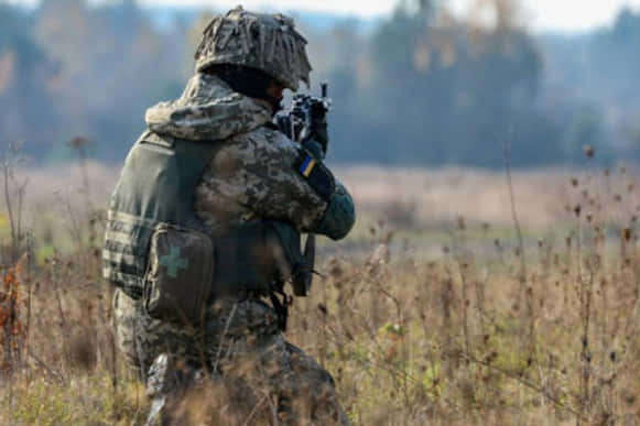 Російські окупанти 21 раз обстріляли позиції українських захисників