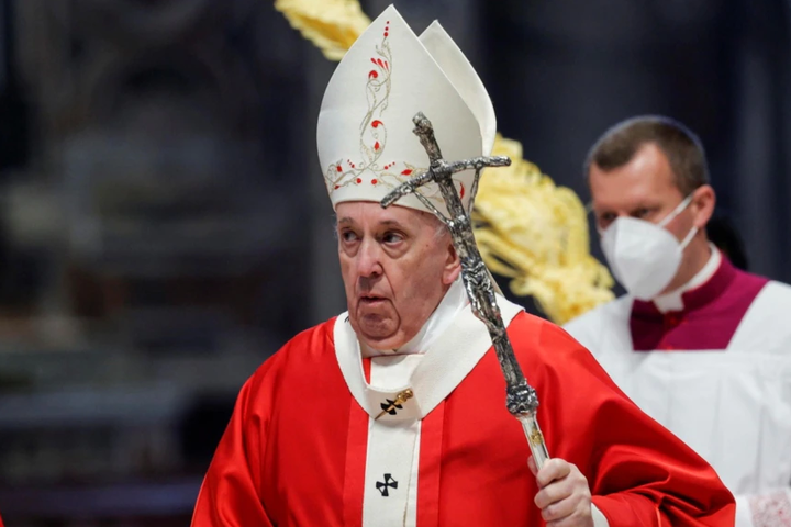 Папа Римський у Великдень закликав людей не втрачати надію