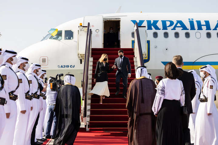 Зеленський з дружиною передчасно прибули з офіційним візитом до Катару