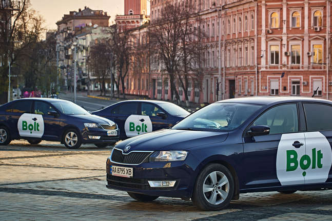Таксисти Києва у перший день локдауну в два-три рази підняли ціни 