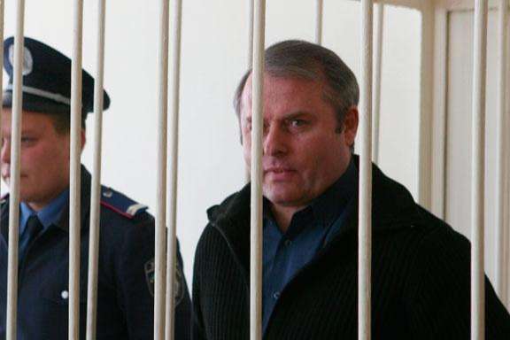 Засуджений за вбивство екснардеп Віктор Лозінський написав дисертацію та має намір стати кандидатом юридичних наук