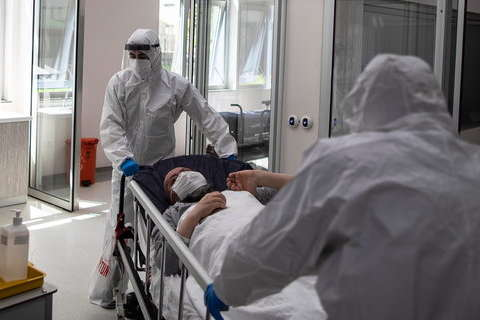 За прошедшие сутки в Украине выявлено более 10 тысяч новых больных на Covid-19