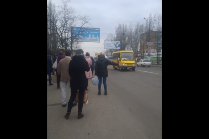 Карантин у Миколаєві: у місті виник транспортний колапс (відео)