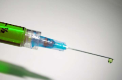 В правительстве объяснили, можно ли делать вторую прививку против Covid-19 дозой от другого производителя
