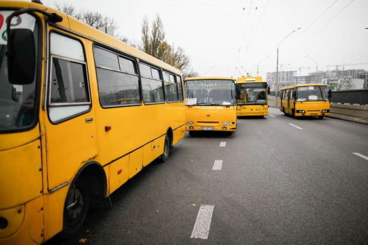Ряд маршрутних таксі Києва підняв ціни на проїзд (список)