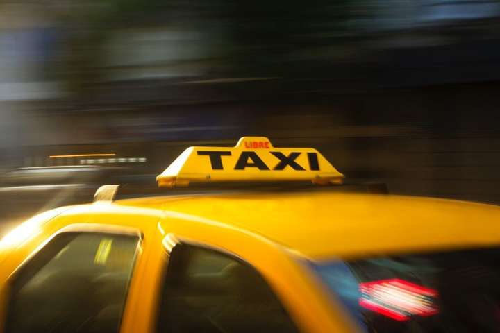 Карантинні тарифи київських таксі дослідить Антимонопольний комітет