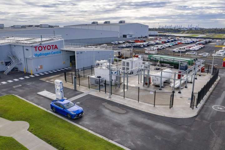 Toyota вклала в великий водневий центр в Австралії $5,7 млн