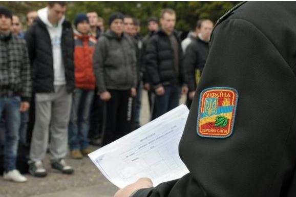 Одеська поліція розшукує двох військовослужбовців, які втекли з госпіталю і вкрали 12 тис. грн