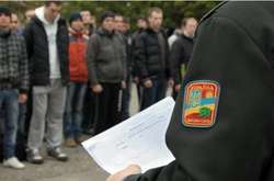 Одеська поліція розшукує двох військовослужбовців, які втекли з госпіталю і вкрали 12 тис. грн