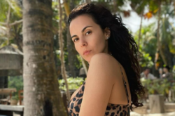 Каменских в крошечном бикини показала красивый сад, но никто не обратил на него внимание