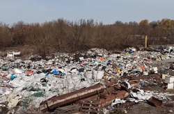 «Екоцид» під Києвом: біля річки величезне сміттєзвалище з трупами тварин (відео)