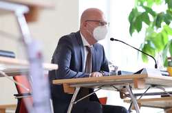 Мера німецького міста позбавили повноважень, бо він прищепився поза чергою 