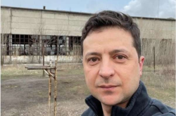 Зеленский сделал зарядку на линии фронта (фото)