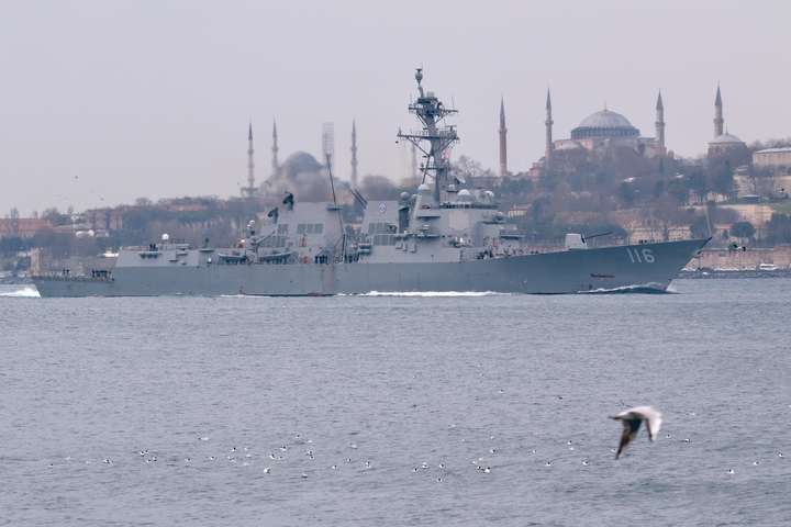 США відправляють два військові кораблі у Чорне море 