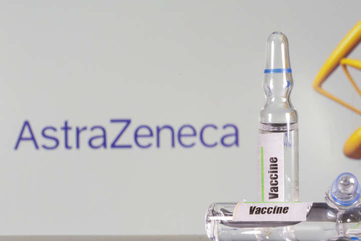 Франція не вакцинуватиме другою дозою AstraZeneca. Буде Pfizer або Moderna