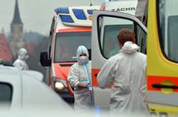 Угорщина після протестів на місяць відклала відкриття шкіл