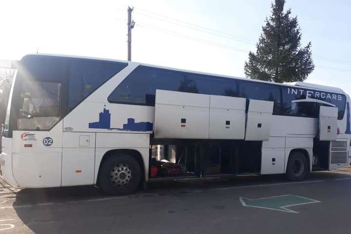 Пасажирів автобусу із фальшивими тестами зупинили на кордоні з Білоруссю (фото)