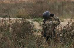 На Донбасі внаслідок обстрілу поранено українського військового