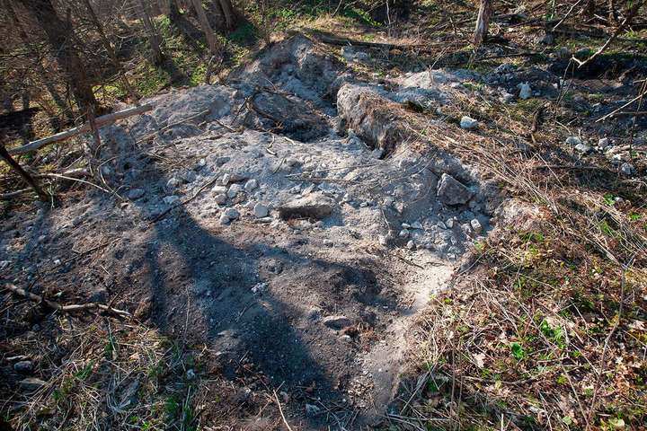 «Чорні археологи» зруйнували давньословʼянське городище на Тернопільщині (фото)